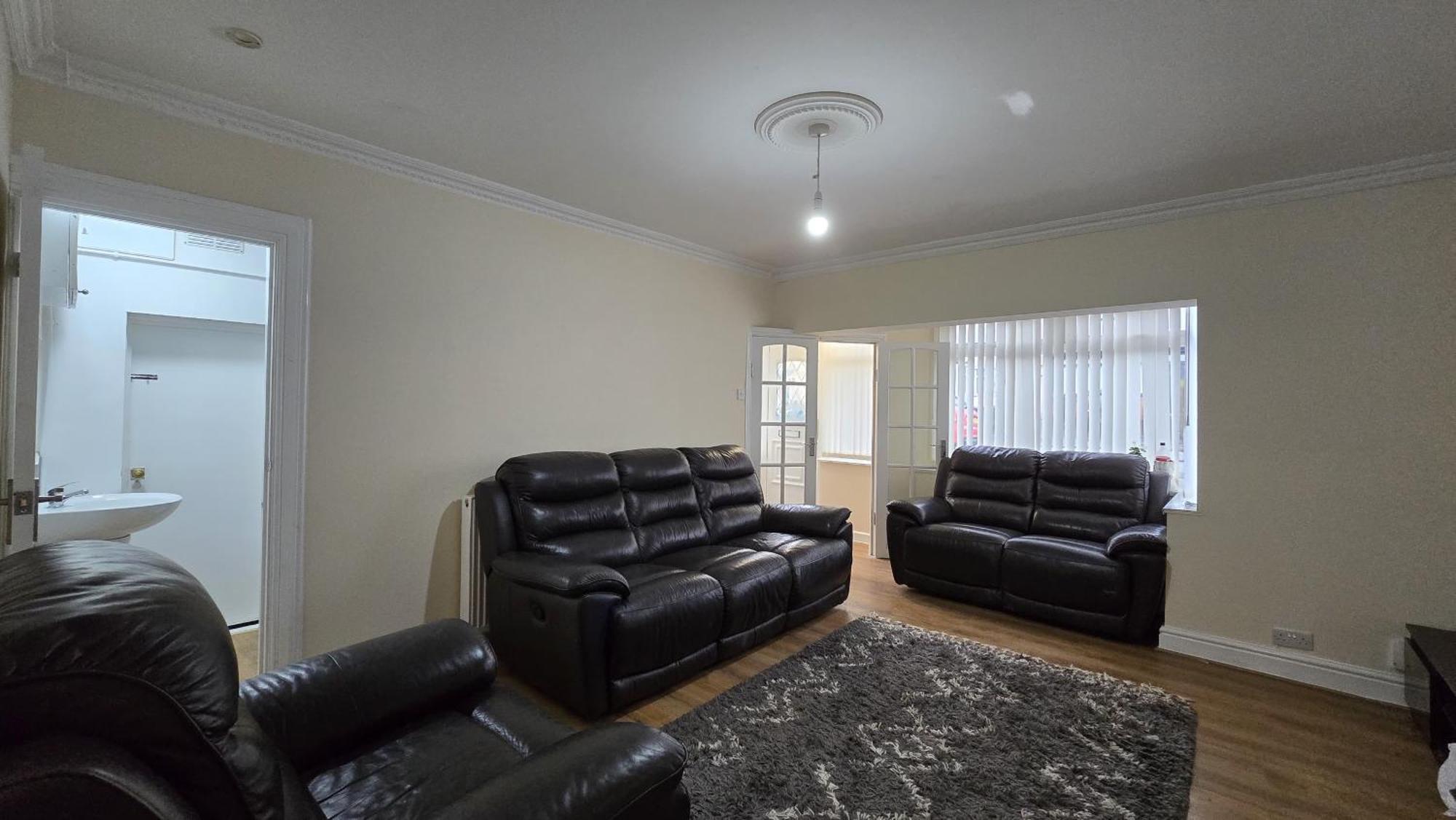 Entire Three Bedroom House In Birmingham Esterno foto