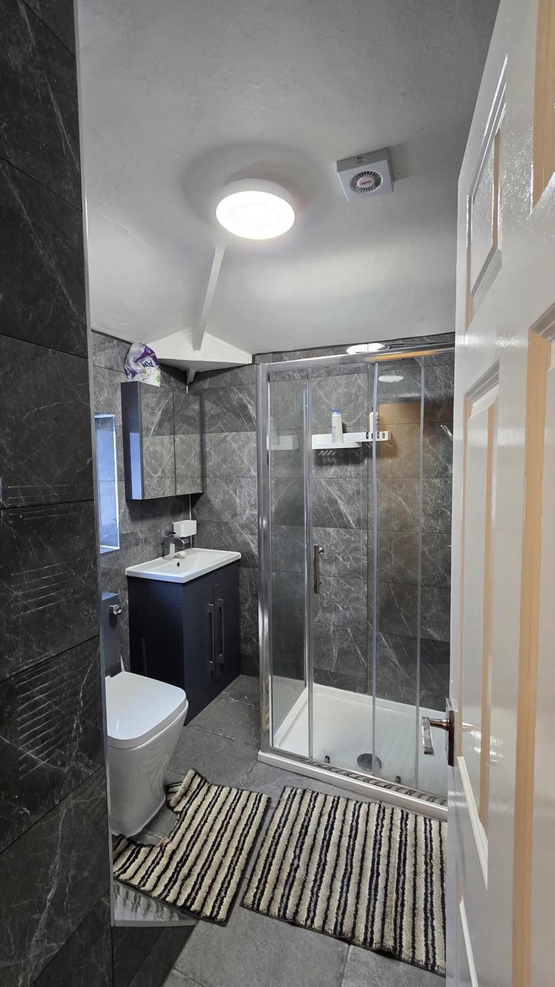 Entire Three Bedroom House In Birmingham Esterno foto